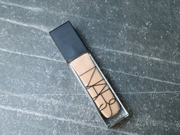 Nars Natural Radiant Longwear Foundation Deauville