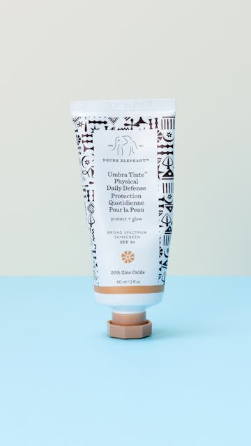 Drunk Elephant Umbra Tinte Physical Daily Defense SPF30