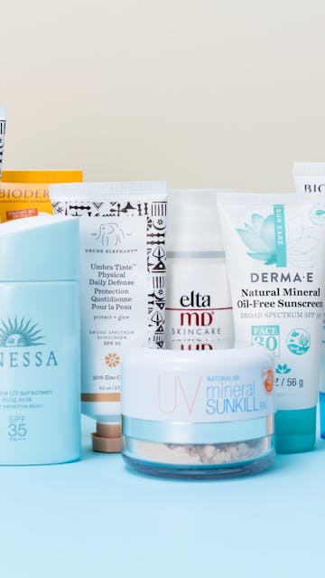 Drunk Elephant Umbra Sheer Physical Daily Defense SPF30, Drunk Elephant Umbra Tinte Physical Daily Defense SPF30, Derma E Natural Mineral Oil Free Sunscreen Broad Spectrum SPF30, Shiseido Anessa essence UV sunscreen mild milk SPF35, SPF50, Bioderma Hydrabio Eau De Soin SPF30 mist, Cosrx Aloe Sun Cream SPF50, Elta MD skincare UV Clear Broad Spectrum SPF46 facial sunscreen, Bioderma Photoderm Max SPF50 Aquafluid, Bioderma Hydrabio Perfecteur SPF30 Smoothing moisturising care Radiance booster, UV natural 100 mineral Sunkill RX powder