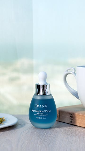Urang Brightening Blue Oil Serum