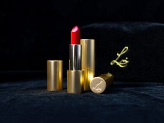 Lisa Eldridge Plush True Velvet Lipstick Colour Velvet Ribbon, Velvet Pouch