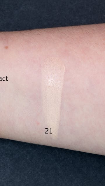 Missha Cho Gong Jin Cream Foundation Compact Sweet Flower collection: swatch #21