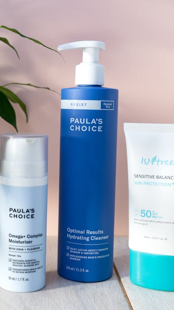 Paula’s Choice Omega+Complex Moisturizer, Paula’s Choice Optimal Results Hydrating Cleanser, Isntree Sensitive Balancing Sun Protection SPF50+