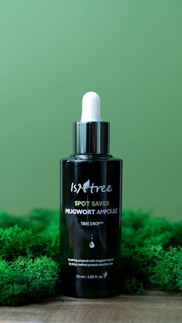Isntree Spot Saver Mugwort Ampoule