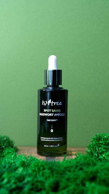 Isntree Spot Saver Mugwort Ampoule