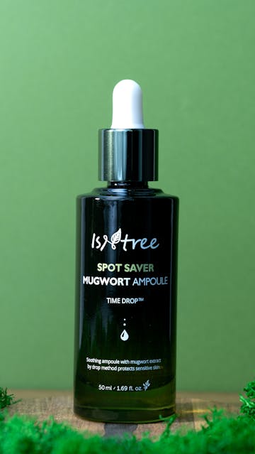 Isntree Spot Saver Mugwort Ampoule Zoom