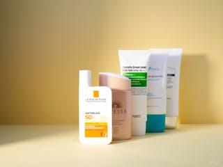 La Roche Posay Anthelios Shaka Fluide SPF 50+, Shiseido Anessa essence UV sunscreen mild milk, Isntree Sensitive Balancing Sun Protection, Klairs Soft Airy UV Essence, Purito Centella Green Level Safe Sun