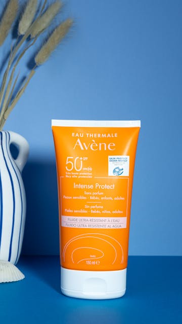 Avene Intense Protect + Sunscreen