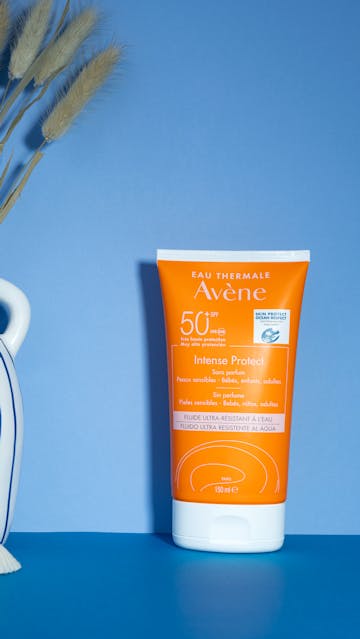 Avene Intense Protect + Sunscreen
