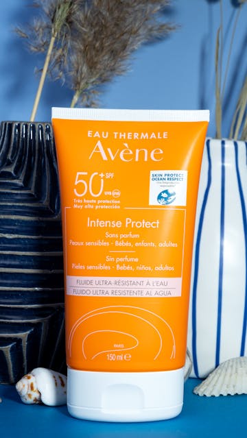Avene Intense Protect + Sunscreen