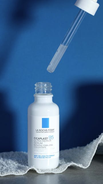 La Roche Posay Cicaplast B5 Ultra Repair Serum Texture