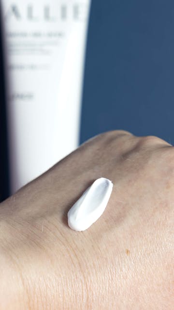 Allie Chrono Beauty Facial Gel UV EX SPF 50+ PA++++ Texture