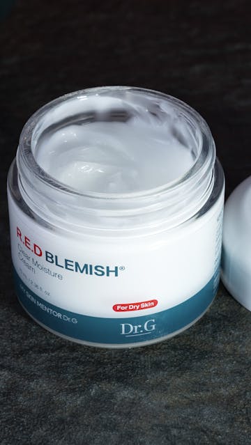 Dr.G Red Blemish Clear Moisture Cream Texture