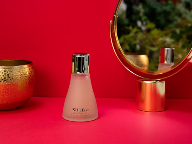 su:m37 Secret Essence